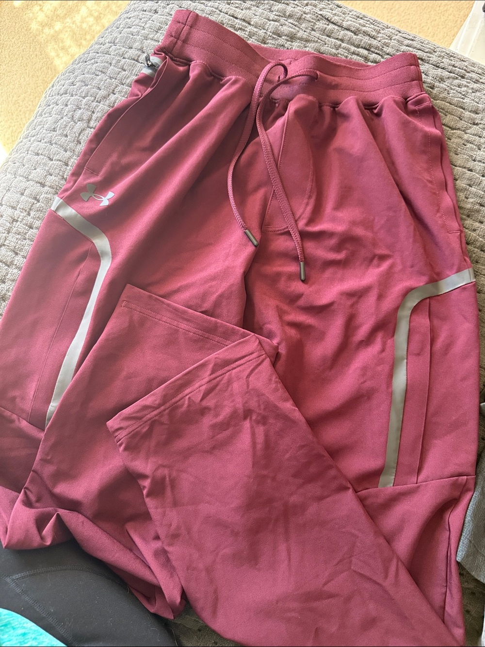 Under Armour Burgundy Maroon Joggers with Reflective Trim